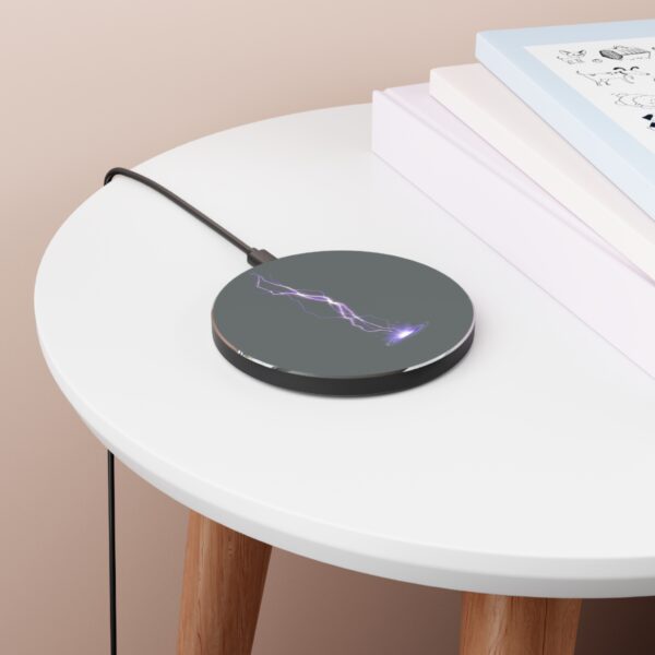 Lightning Strike | Fast Wireless Charger | Dark Grey - Image 3